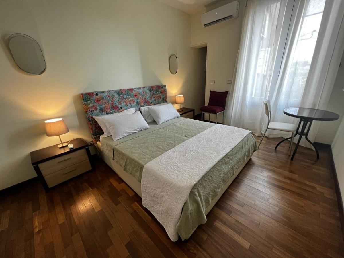 Al Castello Apartamento Catânia Exterior foto